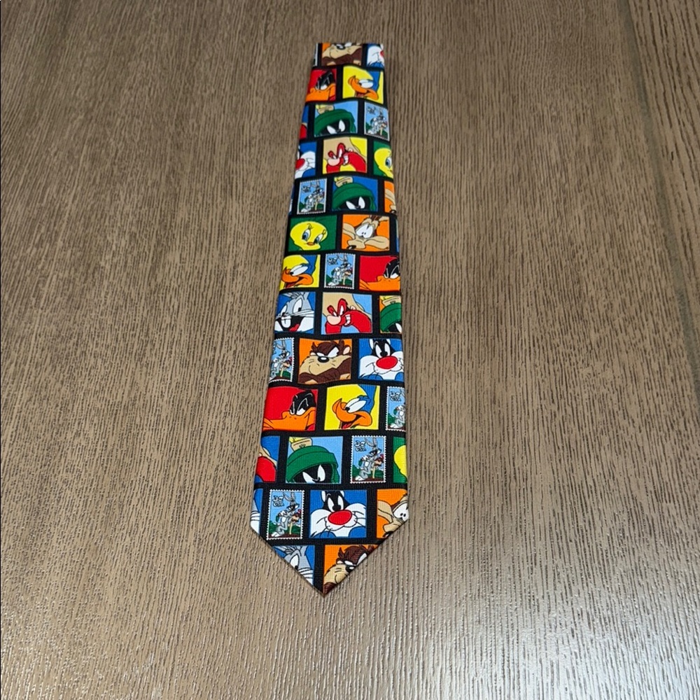 Vintage Looney Tunes Stamp Collection Tie - Picture 2 of 3